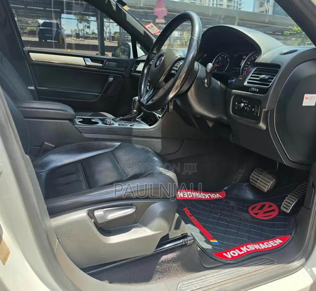 Volkswagen Touareg 2012 White