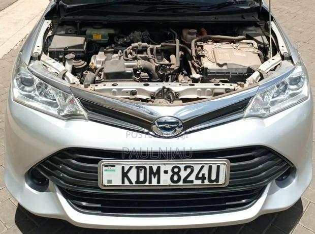 Toyota Corolla Fielder 2017 Silver
