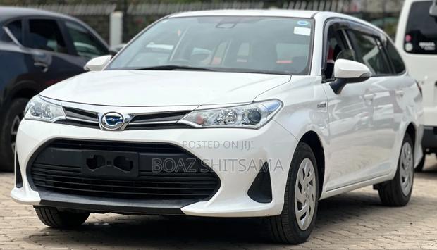 Toyota Corolla Fielder 2019 White