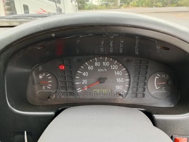 Nissan Hardbody 3000TD Hi-Rider 2007 Beige