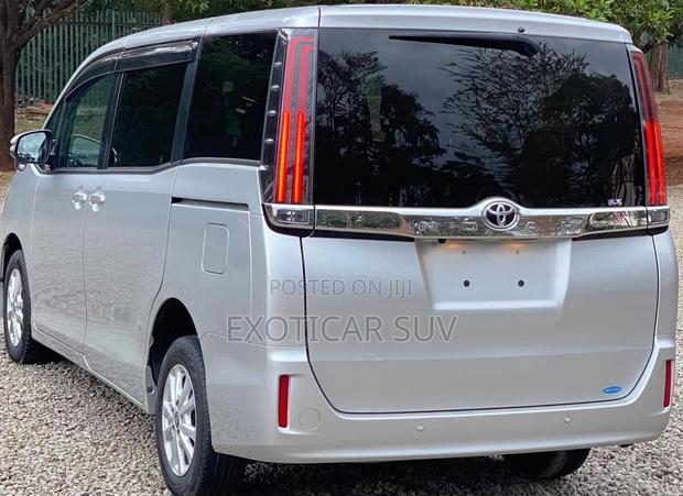 Toyota Noah 2020 Silver