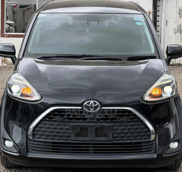 Toyota Sienta 2019