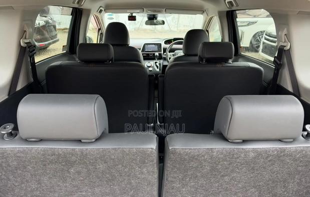 Toyota Sienta 2019