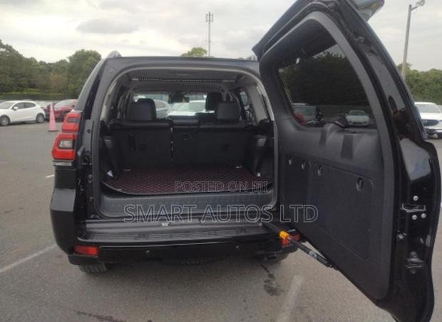 Toyota Land Cruiser Prado 2.8 2022 Matt Black