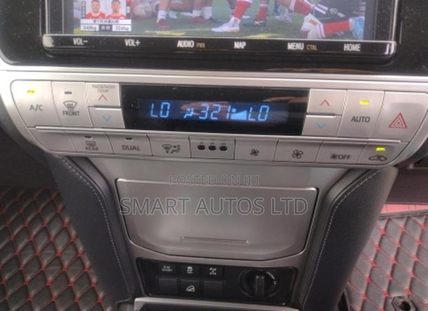 Toyota Land Cruiser Prado 2.8 2022 Matt Black