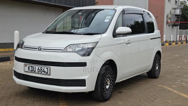 Toyota Spade 1.5 2019 Pearl