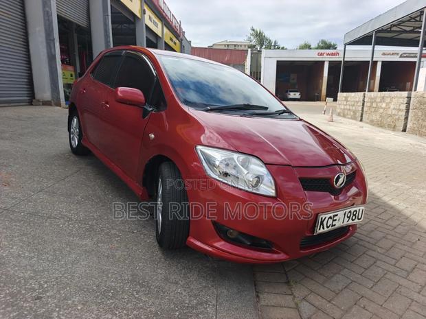 Toyota Auris 2009 Red