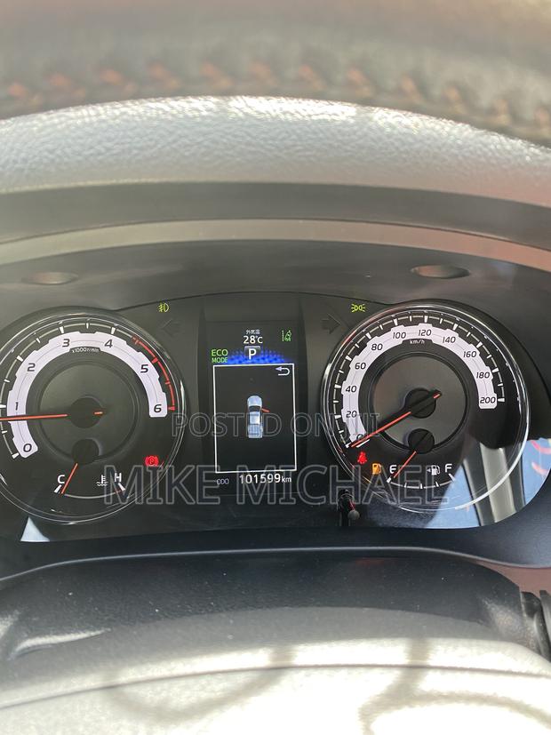 Toyota Hilux SR 4x4 2019 Black