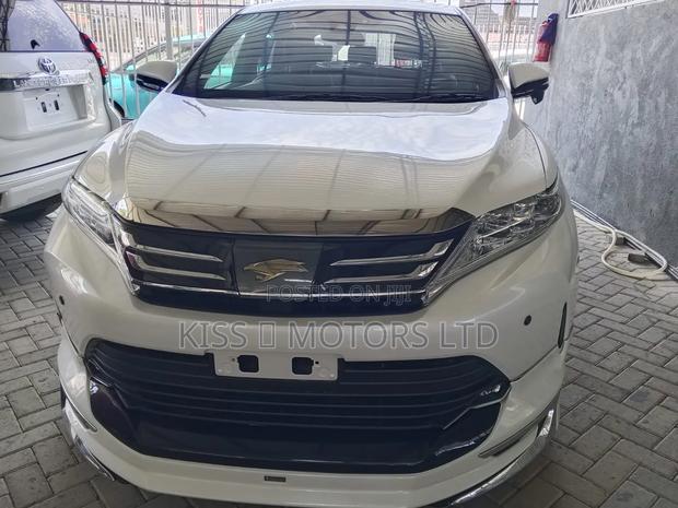 Toyota Harrier 2.5 Hybrid GR Sport 2019 White