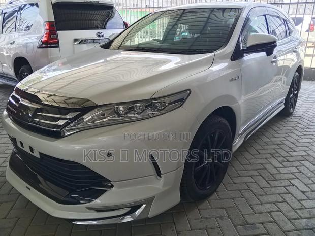 Toyota Harrier 2.5 Hybrid GR Sport 2019 White