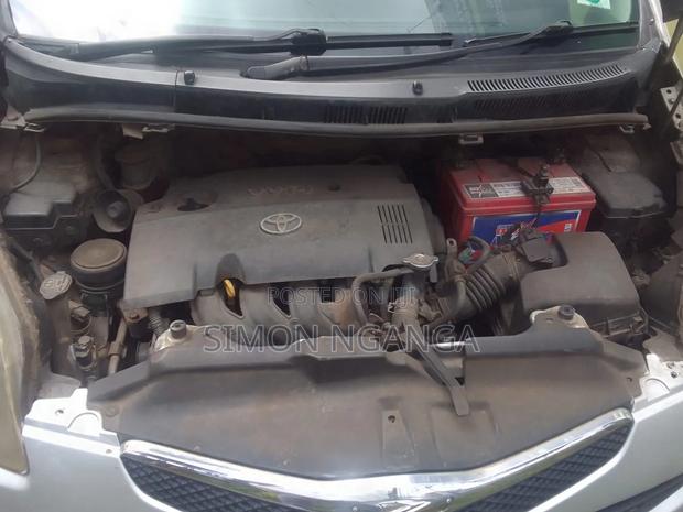Toyota Ractis 1.5 FWD 2008 Silver