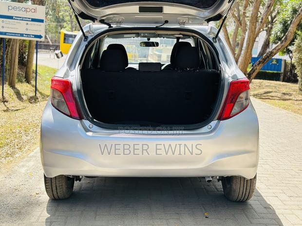 Toyota Vitz 1.0 FWD 5dr 2013 Silver