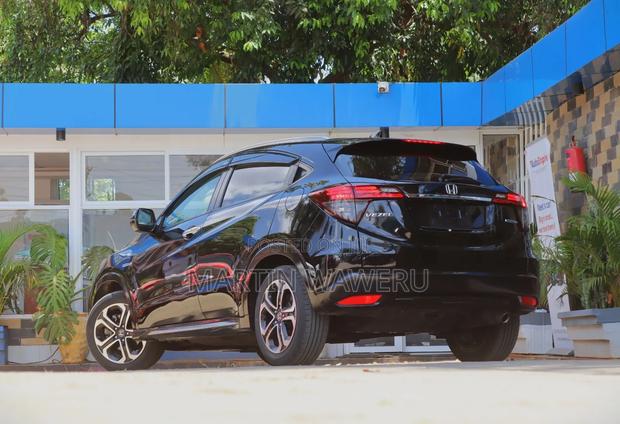 Honda Vezel 1.5 2WD 172 hp 2019 Black