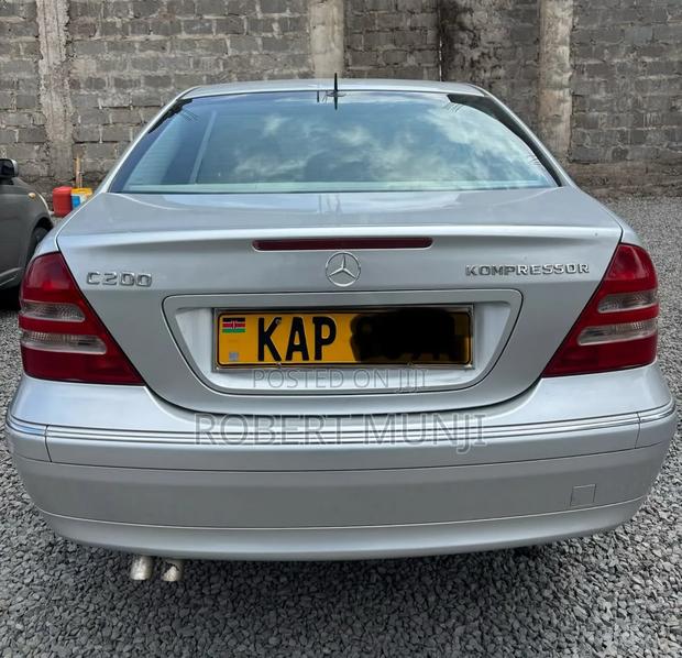 Mercedes-Benz C200 2003 Silver
