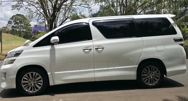 Toyota Vellfire V 2.4 FWD 7-Seater 2014 White