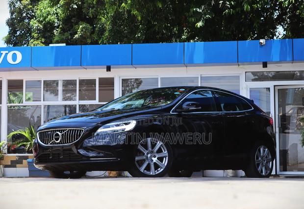 Volvo V40 2019 Black