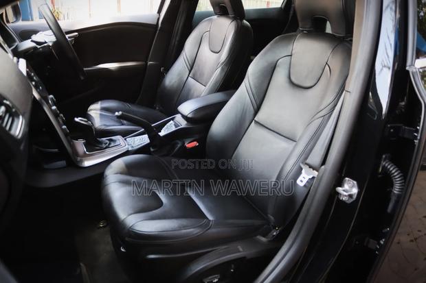 Volvo V40 2019 Black