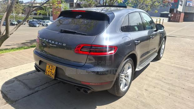 Porsche Macan Sport Edition 2018 Gray