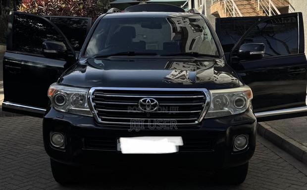 Toyota Land Cruiser 4.5 V8 DSL 2013 Black