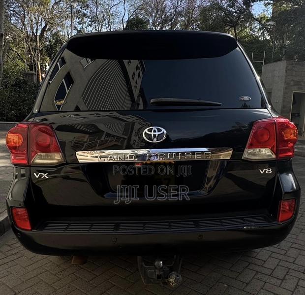 Toyota Land Cruiser 4.5 V8 DSL 2013 Black