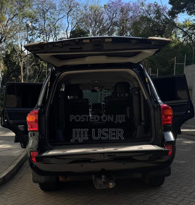Toyota Land Cruiser 4.5 V8 DSL 2013 Black