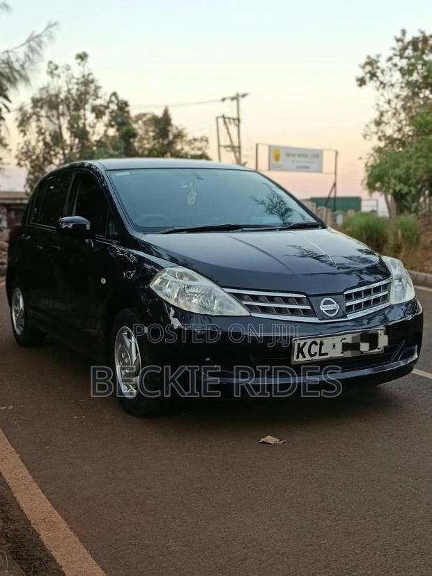 Nissan Tiida 2011 Black