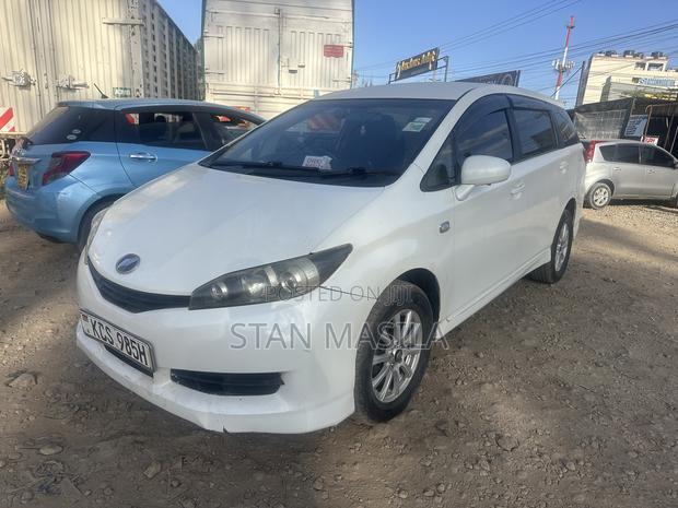 Toyota Wish 2012 White