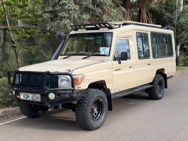 Toyota Land Cruiser 79 Series 2014 Brown