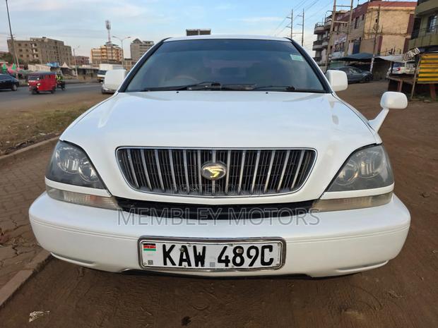 Toyota Harrier 3.0 V6 1999 White