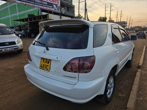 Toyota Harrier 3.0 V6 1999 White