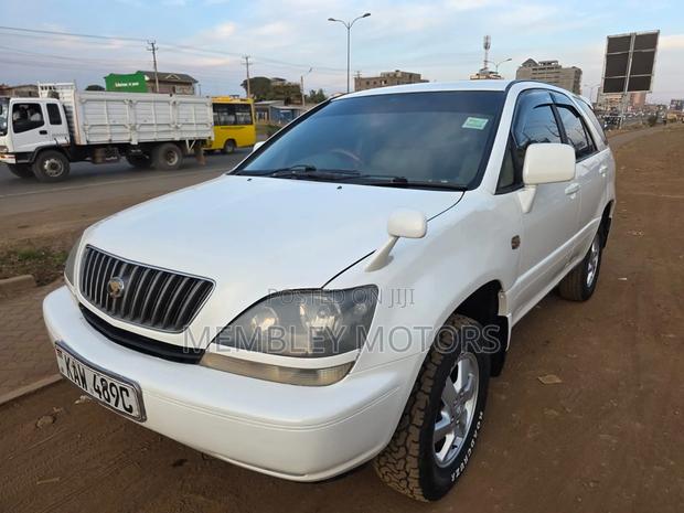 Toyota Harrier 3.0 V6 1999 White