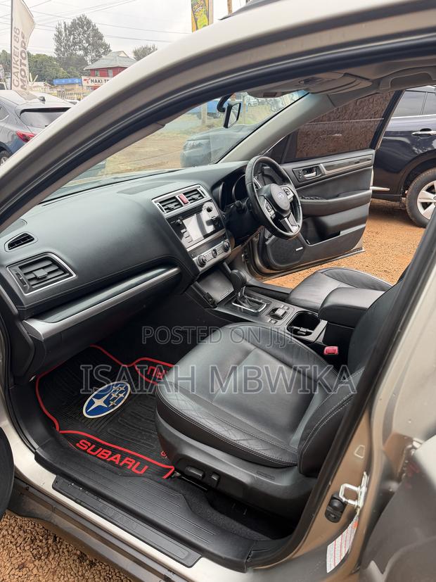 Subaru Outback 2017 Silver