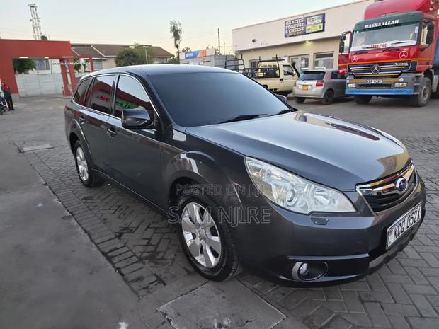 Subaru Outback 2.5i Limited 2011 Black