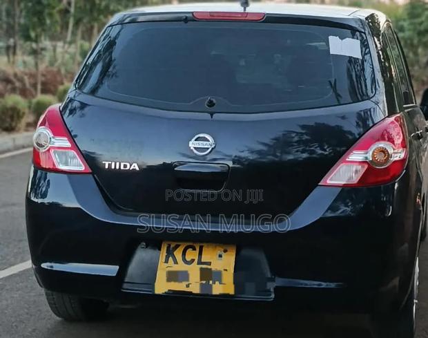 Nissan Tiida 2011 Black