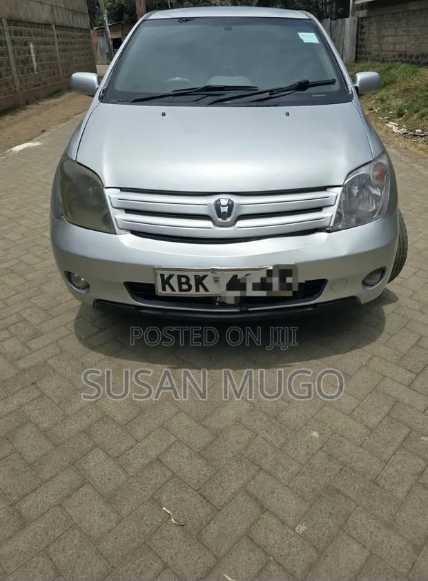 Toyota IST 2005 Silver