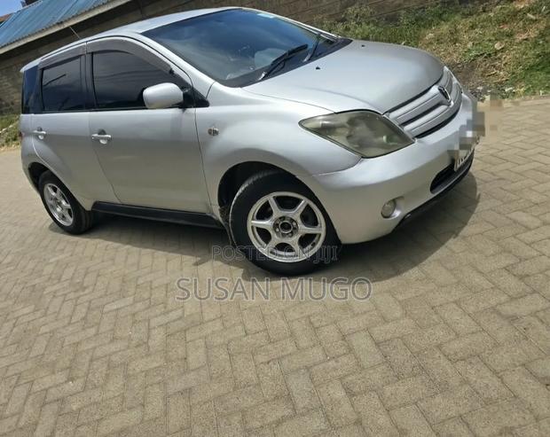 Toyota IST 2005 Silver