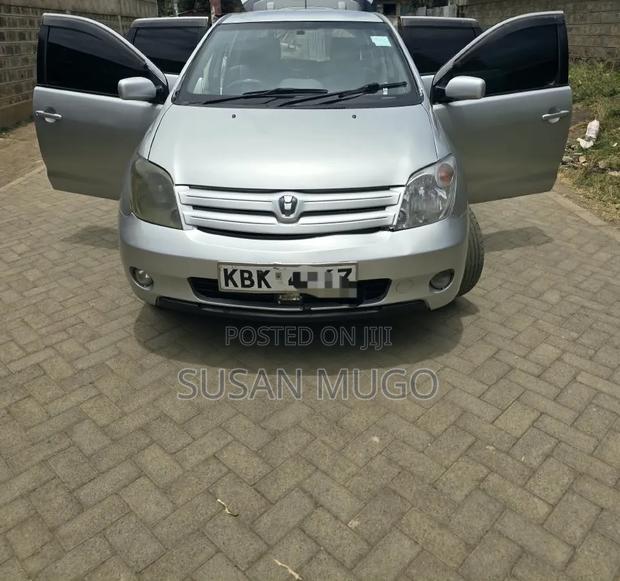 Toyota IST 2005 Silver