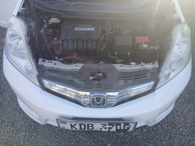 Honda Fit Shuttle 2014 Silver