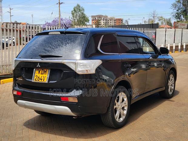 Mitsubishi Outlander ES 4dr SUV (2.4L 4cyl CVT) 2015 Black