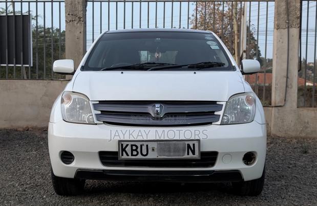 Toyota IST 2006 White