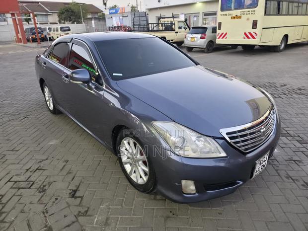 Toyota Crown 2009 Gray