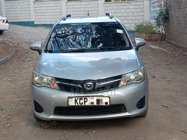 Toyota Corolla Fielder 2012 Silver