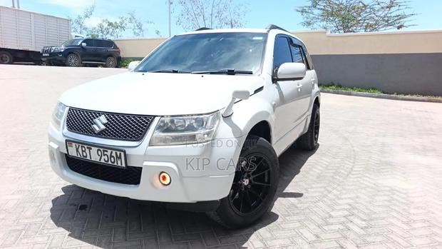 Suzuki Escudo 2006 White
