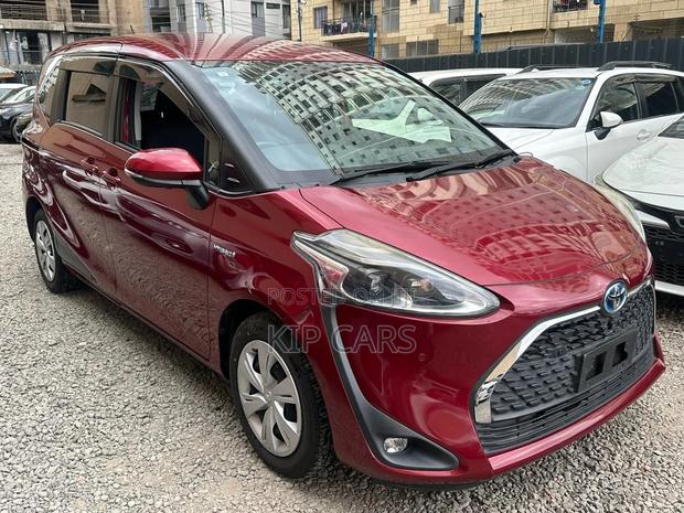 Toyota Sienta 1.5 Hybrid FWD 2019 Burgundy