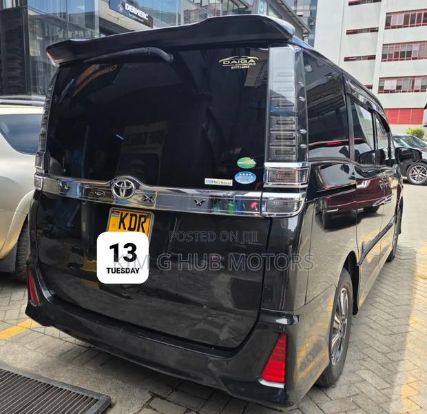 Toyota Voxy 2017 Black