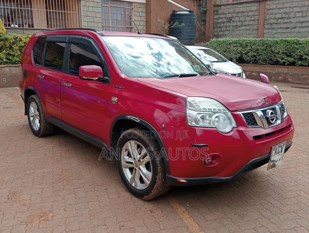 Nissan X-Trail 2.0 Petrol XE 2012 Red