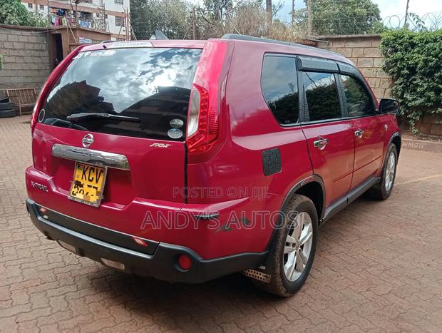 Nissan X-Trail 2.0 Petrol XE 2012 Red