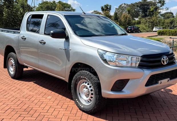 Toyota Hilux 2019 Silver