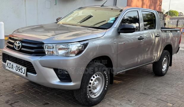 Toyota Hilux Revo Double Cab Deisel 2.4 AWD 2019 Silver