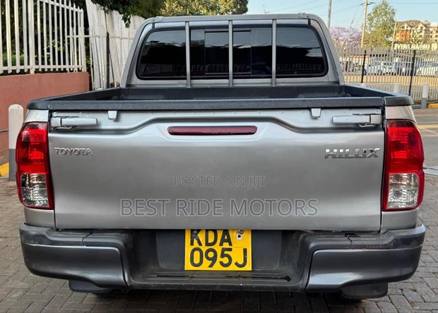 Toyota Hilux Revo Double Cab Deisel 2.4 AWD 2019 Silver